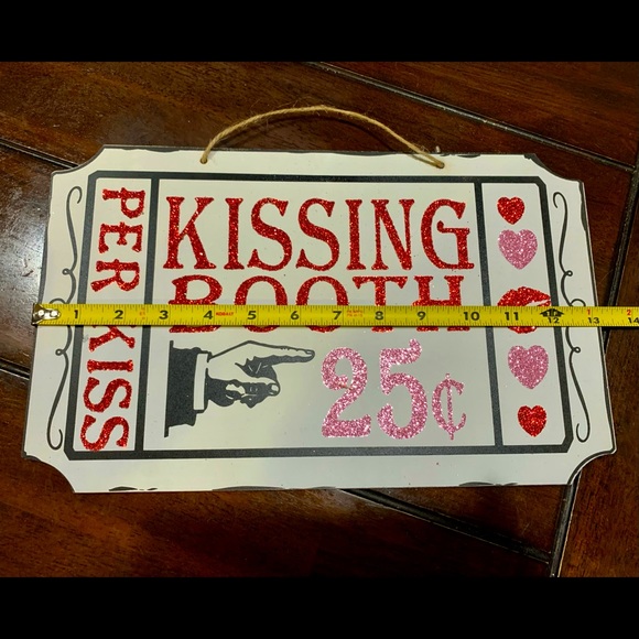 Valentine’s Kissing Booth Sign - Picture 2 of 3